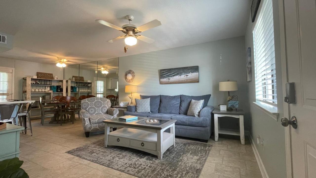 Sunny Daze, Desirable Kid Friendly Resort, 3 Minute Walk To The Beach, Beachside Pool & Restaurant Panama City Beach
